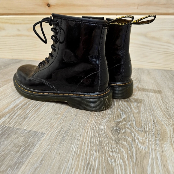 Girls Dr. Martens boots - Picture 2 of 6